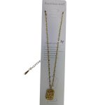 سلسلة ستانلس ستيل بتعليقة ميدالية بارزة – لون ذهبي