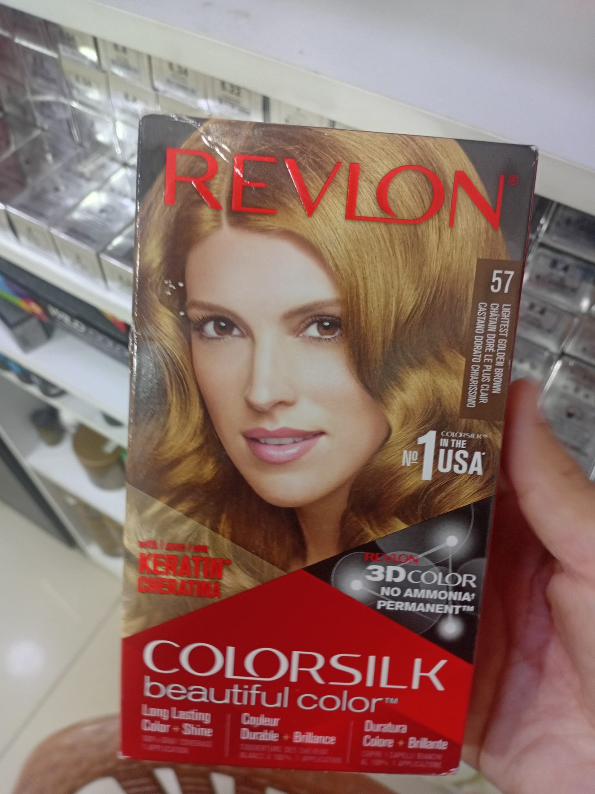 صورة المنتج من المتجر على الطبيعة - Revlon ColorSilk صبغة شعر ريفلون كلر سيلك – بني ذهبي فاتح جدًا 57