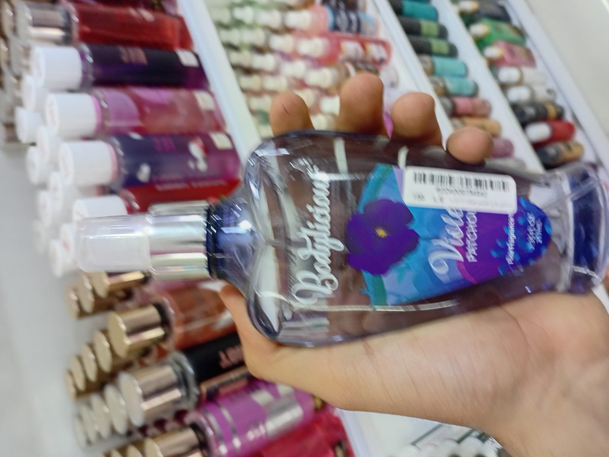 صورة المنتج من المتجر على الطبيعة - بوديليشس Violet Patchouli ميست للنساء برائحة البنفسج والباتشولي – 217 مل