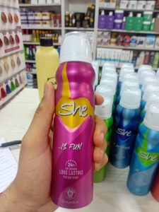 She Is Fun بخاخ معطر للجسم للنساء بثبات حتى 24 ساعة ورائحة منعشة - الصورة 2